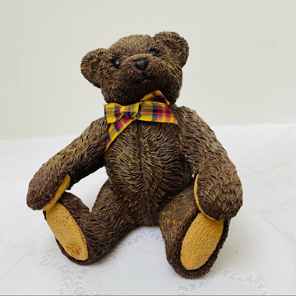 Goebel Paw Prints Samuel Beau Bear 1994 Vintage Hand Painted Brown Teddy Bear.